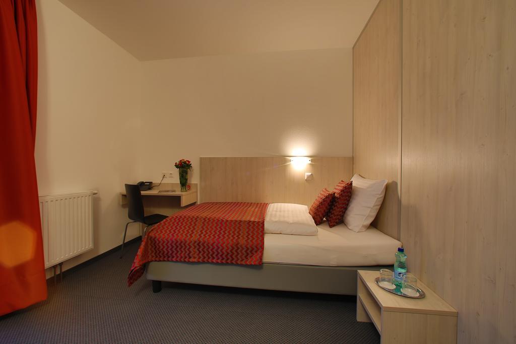 Best Sleep Hotel Spielberg Bei Knittelfeld Habitación foto